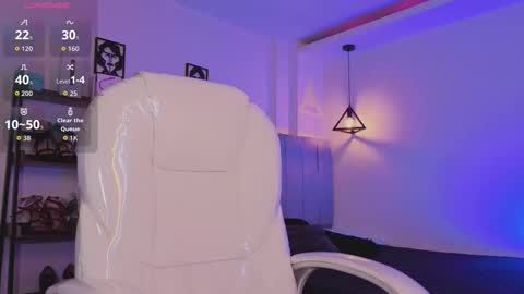 miller_vanessa_ online show from 11/28/25, 08:44