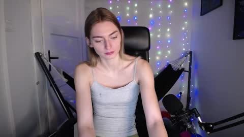 millie_lacroix online show from 01/22/25, 12:06