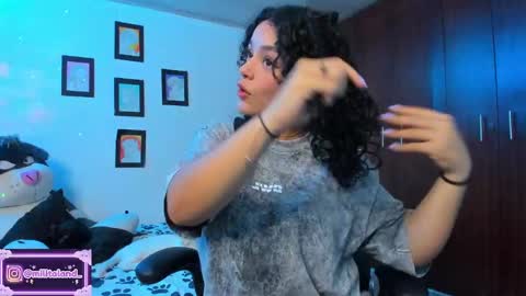 Snapshot of millie_lamar chatting on 10/06/25, 01:03        online show from 10/06/25, 01:03