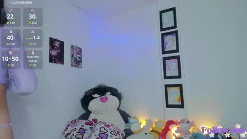 Snapshot of millie_lamar chatting on 04/23/26, 09:06 online show from 04/23/26, 09:06