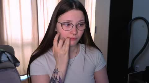 Millie online show from 04/30/26, 01:45