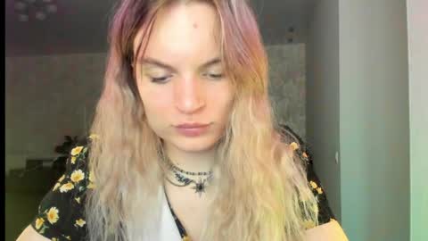 mili-kira online show from 05/16/26, 07:56
