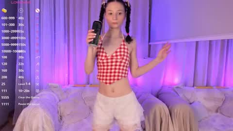 Snapshot of milliminimouse chatting on 12/04/25, 10:40 milliminimouse online show from 12/04/25, 10:40