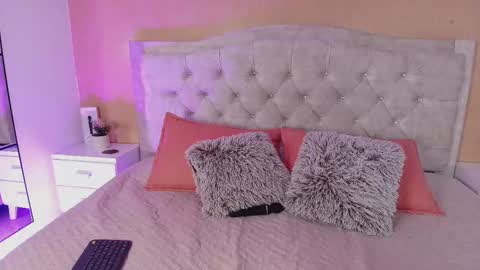 M I L L Y  online show from 10/17/25, 12:19