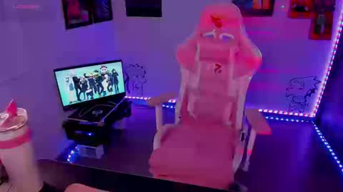 Snapshot of milly_yako chatting on 09/24/25, 01:31 Monkey D Maddie online show from 09/24/25, 01:31