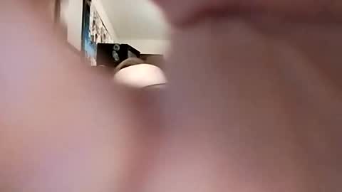 miloanj online show from 11/28/25, 10:23