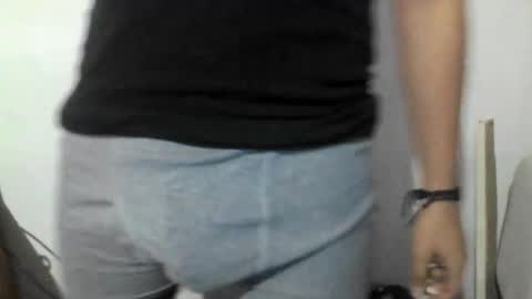 Snapshot of milowolf69 chatting on 10/23/25, 05:29 milowolf69 online show from 10/23/25, 05:29