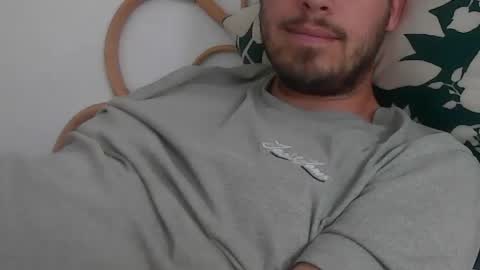 Snapshot of milowww1601 chatting on 05/17/26, 01:29 milowww1601 online show from 05/17/26, 01:29