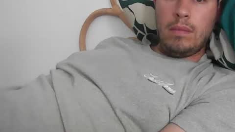 Snapshot of milowww1601 chatting on 06/12/26, 02:38 milowww1601 online show from 06/12/26, 02:38