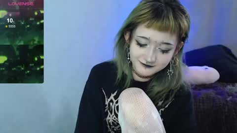 Snapshot of milten_trish chatting on 05/11/26, 02:12 milten_trish online show from 05/11/26, 02:12
