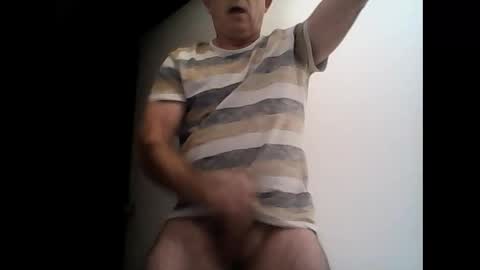 Snapshot of milu72 chatting on 01/25/25, 04:57 milu72 online show from 01/25/25, 04:57