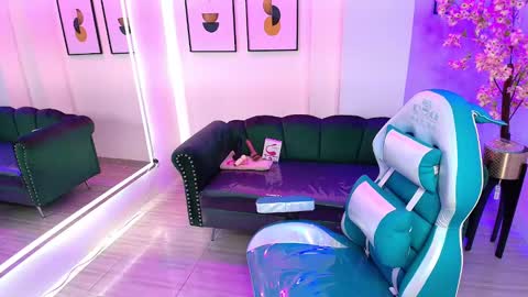 Milu ballmer  online show from 02/12/25, 02:32