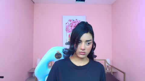 milu_carbajal_x online show from 11/22/25, 08:08
