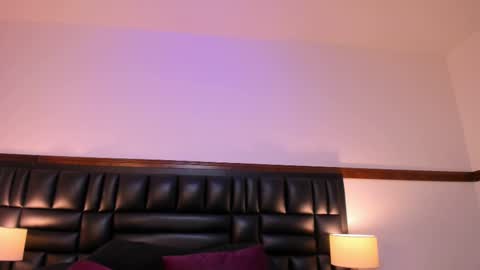 Snapshot of milu_w4llace chatting on 02/27/25, 01:59 Milu Wallace  online show from 02/27/25, 01:59