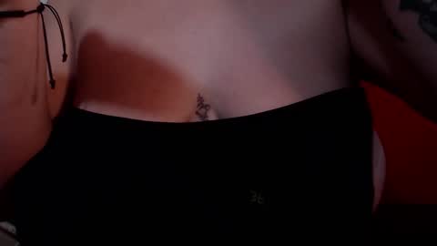 Milu Wallace  online show from 02/18/26, 09:00