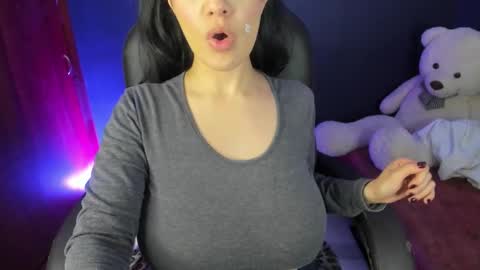 Milu Fontier online show from 12/16/25, 03:33