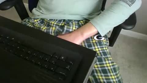 Snapshot of milwaukeebadger24 chatting on 12/23/24, 04:50 milwaukeebadger24 online show from 12/23/24, 04:50