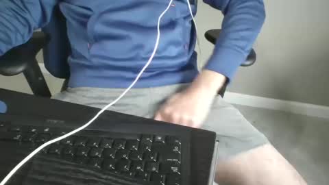 Snapshot of milwaukeebadger24 chatting on 10/10/25, 01:43 milwaukeebadger24 online show from 10/10/25, 01:43