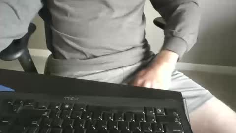 Snapshot of milwaukeebadger24 chatting on 10/17/25, 01:57 milwaukeebadger24 online show from 10/17/25, 01:57