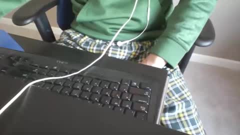 Snapshot of milwaukeebadger24 chatting on 12/17/25, 03:18 milwaukeebadger24 online show from 12/17/25, 03:18