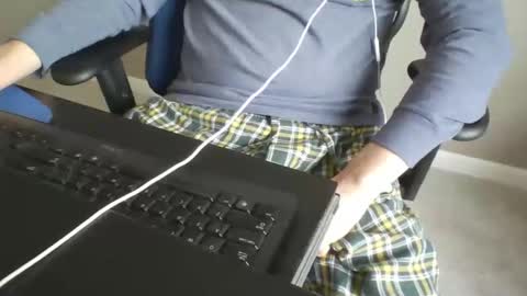 Snapshot of milwaukeebadger24 chatting on 01/11/26, 08:25 milwaukeebadger24 online show from 01/11/26, 08:25