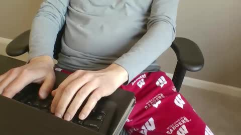 Snapshot of milwaukeebadger24 chatting on 02/04/26, 04:13 milwaukeebadger24 online show from 02/04/26, 04:13