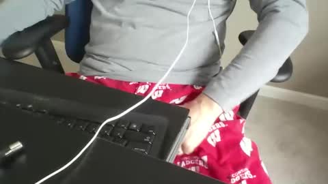 Snapshot of milwaukeebadger24 chatting on 02/06/26, 03:15 milwaukeebadger24 online show from 02/06/26, 03:15