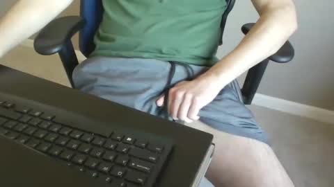 Snapshot of milwaukeebadger24 chatting on 02/15/26, 05:20 milwaukeebadger24 online show from 02/15/26, 05:20