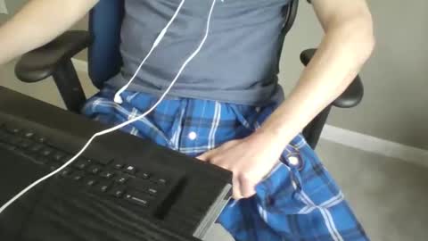 Snapshot of milwaukeebadger24 chatting on 02/20/26, 02:39 milwaukeebadger24 online show from 02/20/26, 02:39