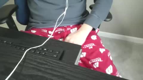 Snapshot of milwaukeebadger24 chatting on 03/18/26, 12:41 milwaukeebadger24 online show from 03/18/26, 12:41