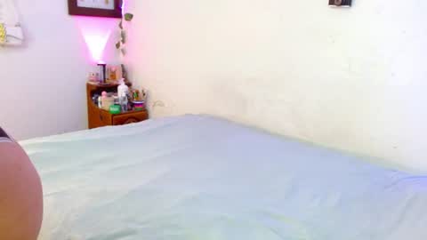 mily_baker online show from 06/10/26, 07:02