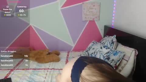 Snapshot of mily_miley chatting on 12/14/24, 12:23 Mily Miley online show from 12/14/24, 12:23