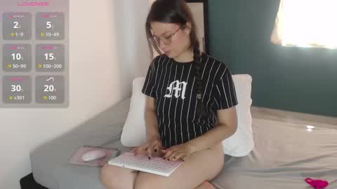 Snapshot of mily_miley chatting on 09/26/25, 09:41 Mily Miley online show from 09/26/25, 09:41