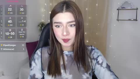 Snapshot of mily_thomson_b chatting on 02/08/25, 01:43 Mily online show from 02/08/25, 01:43