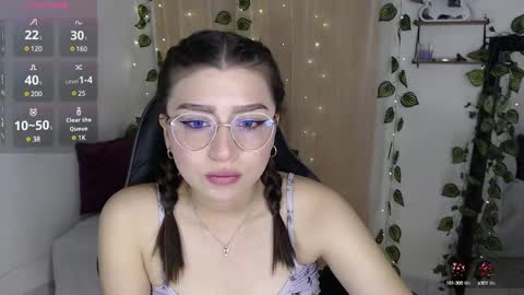 Snapshot of mily_thomson_b chatting on 03/03/25, 11:35 Mily online show from 03/03/25, 11:35