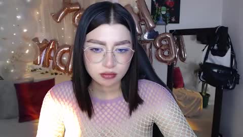 Snapshot of mily_thomson_b chatting on 09/12/25, 08:31 Mily online show from 09/12/25, 08:31