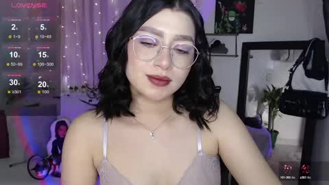 Snapshot of mily_thomson_b chatting on 10/04/25, 07:45 Mily online show from 10/04/25, 07:45