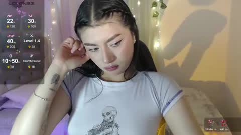 Snapshot of mily_thomson_b chatting on 07/05/26, 10:28 Mily online show from 07/05/26, 10:28
