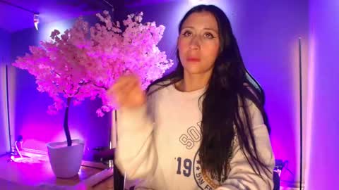 Milly  online show from 10/06/25, 12:24
