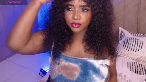 Mimi online show from 11/07/25, 05:51