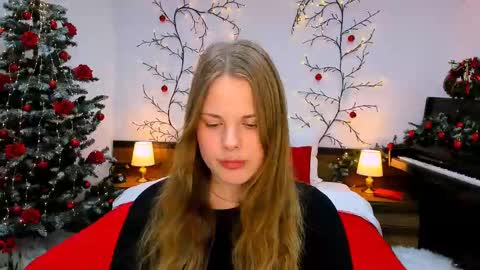 Snapshot of mimicass chatting on 12/05/24, 12:44 Kelly online show from 12/05/24, 12:44