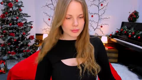 Snapshot of mimicass chatting on 01/10/25, 12:15 Kelly online show from 01/10/25, 12:15