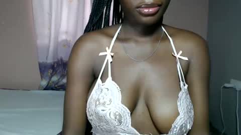 Snapshot of mimiebony chatting on 05/16/26, 06:43 mimiebony online show from 05/16/26, 06:43