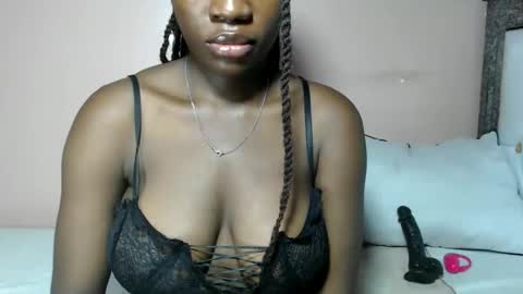 Snapshot of mimiebony chatting on 05/25/26, 06:41 mimiebony online show from 05/25/26, 06:41