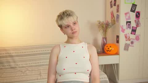 Sonya online show from 10/28/25, 01:25