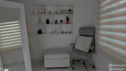 mimmyfit1 online show from 12/03/24, 07:33