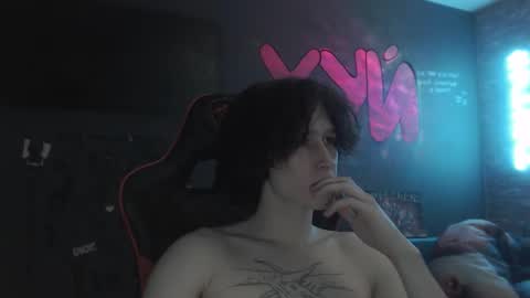 Snapshot of min1pekka chatting on 09/18/25, 01:18 Max online show from 09/18/25, 01:18