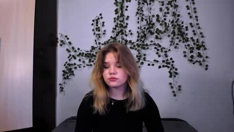 hi Im Mina  online show from 02/21/25, 09:24