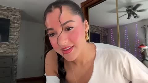 Mina online show from 03/18/26, 01:14