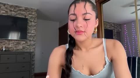 Mina online show from 03/19/26, 07:29